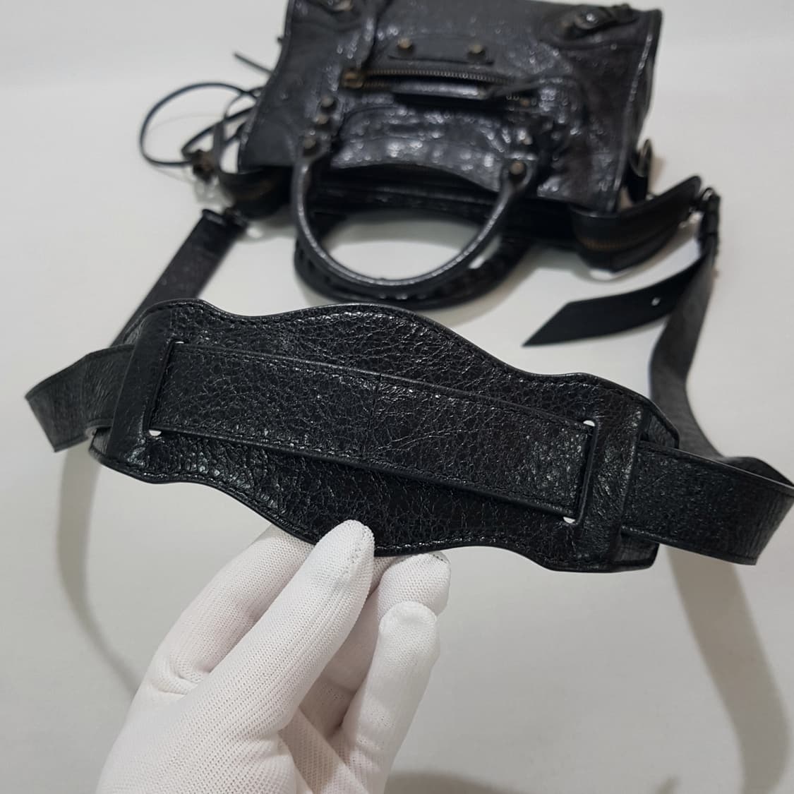 발렌시아가 클래식 모터백 미니  상품이미지6