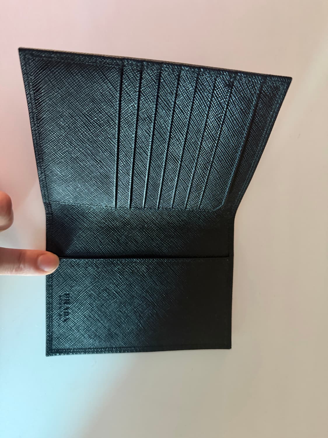 프라다 사피아노 가죽 여권 지갑 상품이미지2