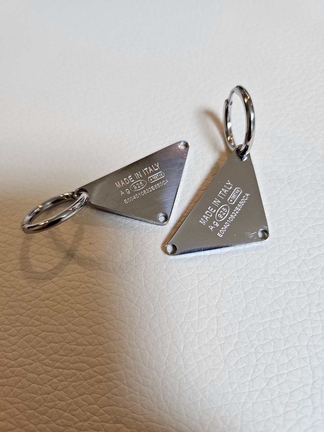 프라다 업사이클링 빈티지 드롭 귀걸이 상품이미지3