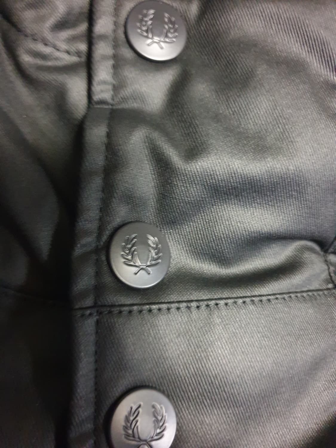 (새상품) 프레드페리 왁스코튼 패디드 사파리 후드 점퍼 블랙 (M) 상품이미지3