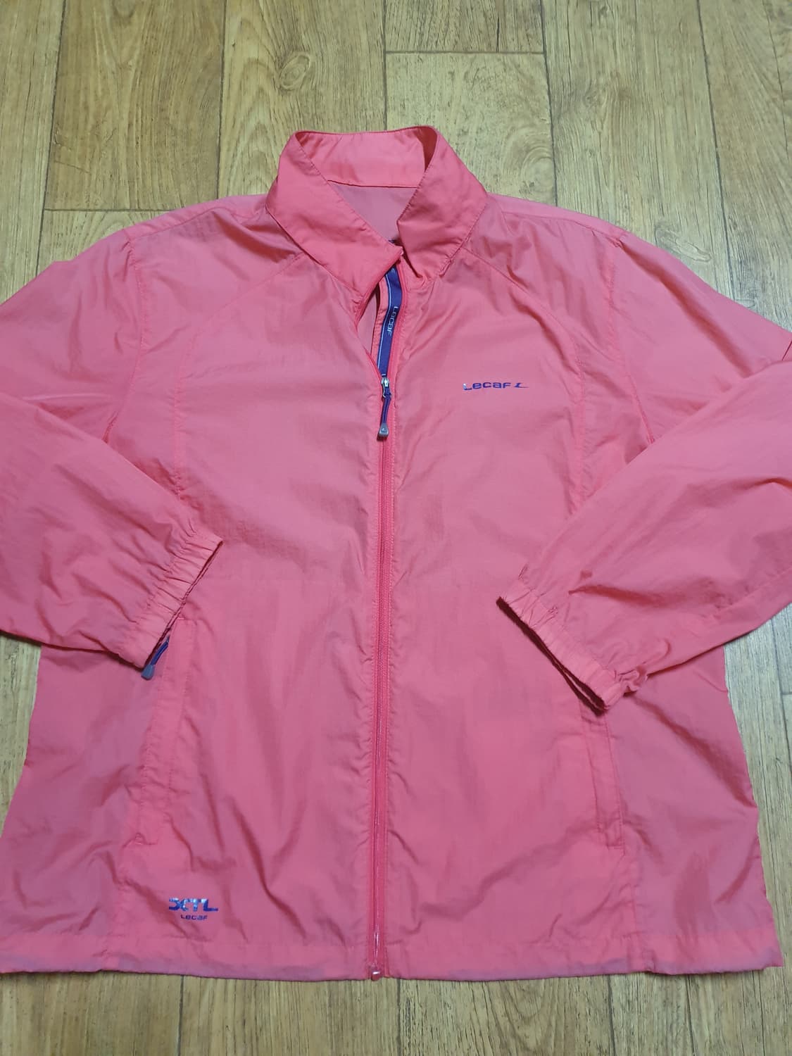 1087 르까프 바람막이 여성 105 사이즈입니다 상품이미지2