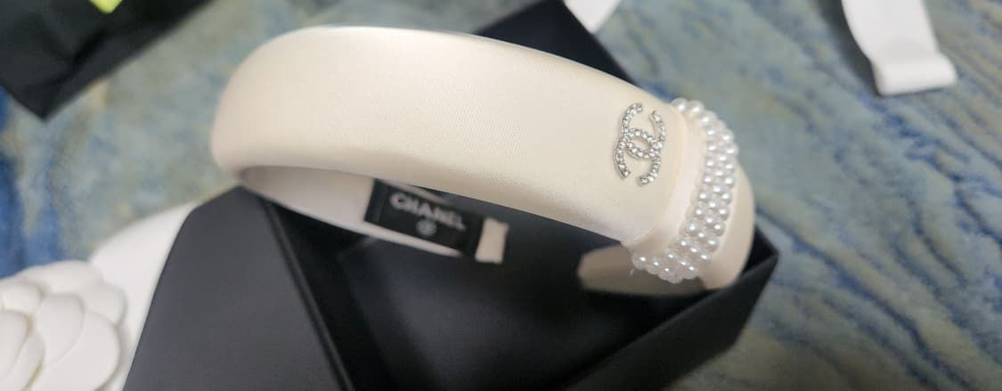 샤넬 실크 진주 머리띠 상품이미지6