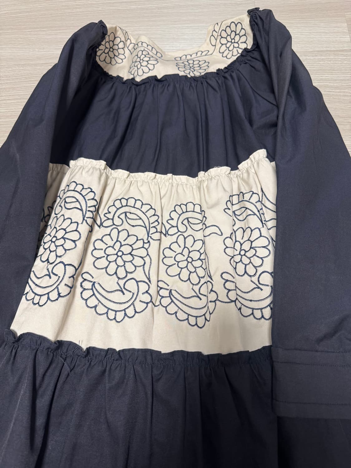 이태리브랜드 호루스 [Horus] 고풍스러운 꽃자수 배색 원피스 (상태 상품이미지6