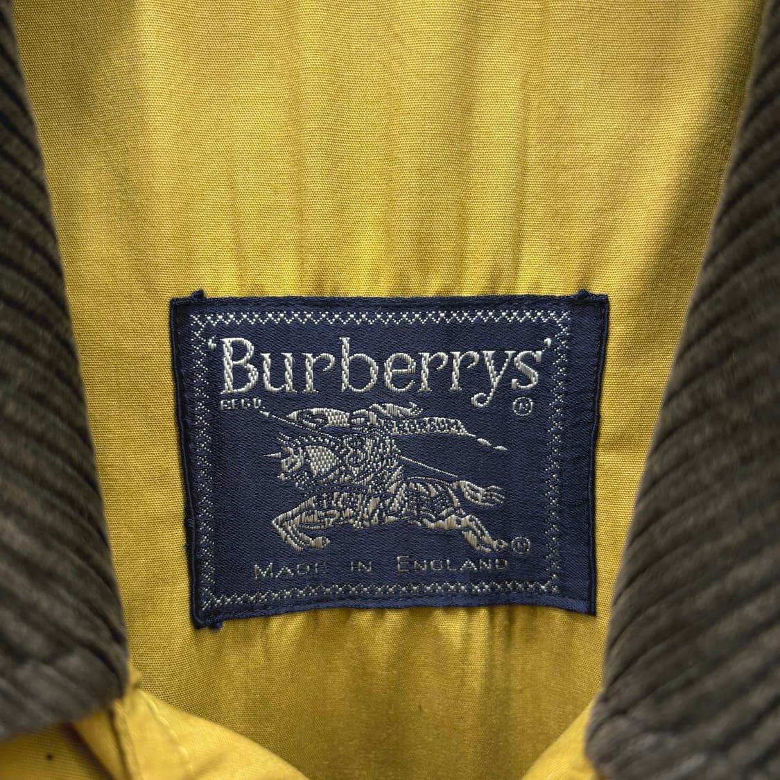 버버리 코튼 블렌드 필드 코트 자켓 코듀로이 카라 디테일 머스타드 옐로우 상품이미지6