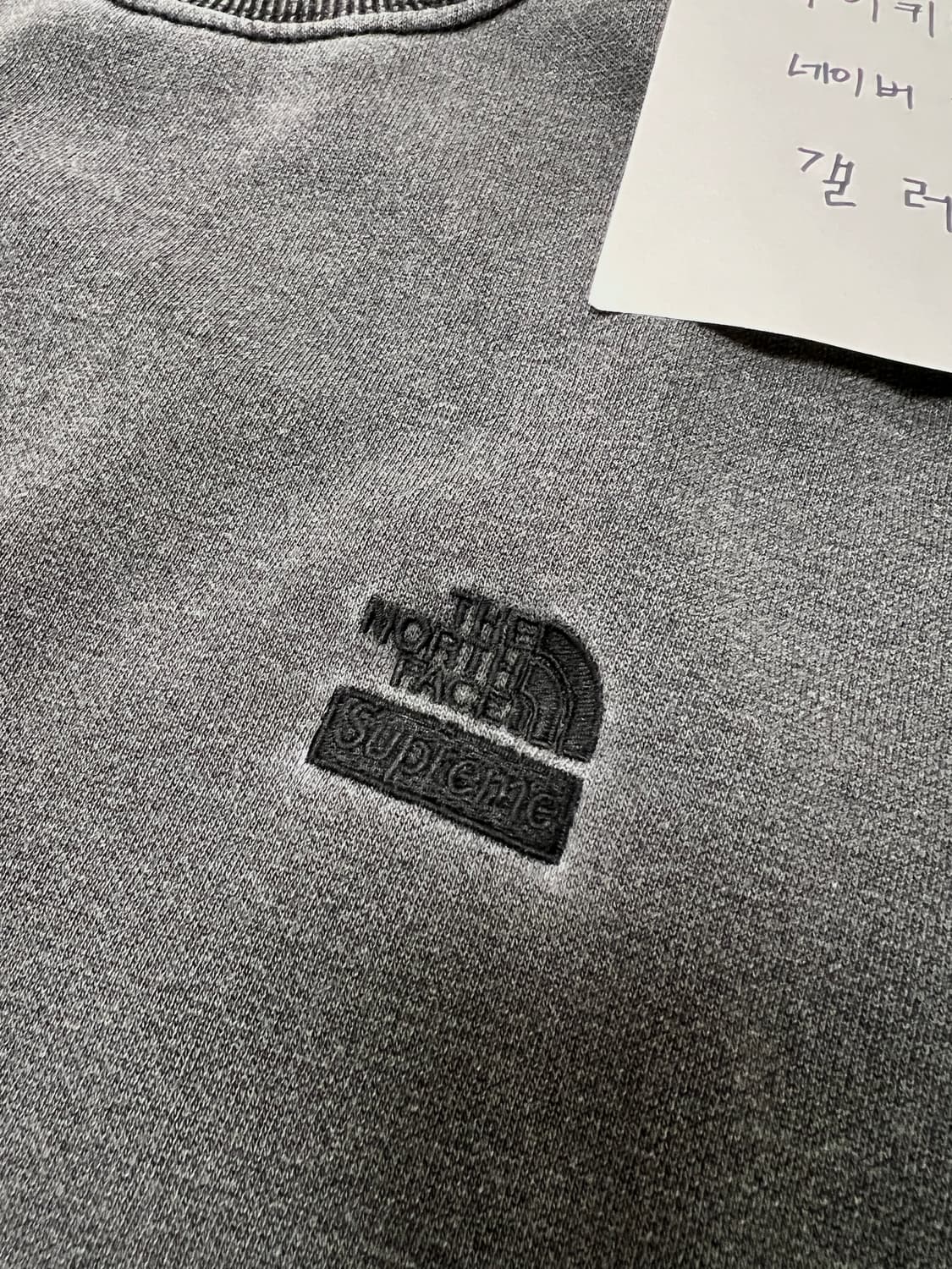 [L] 슈프림 × 노스페이스 피그먼트 프린티드 크루넥 블랙 상품이미지6