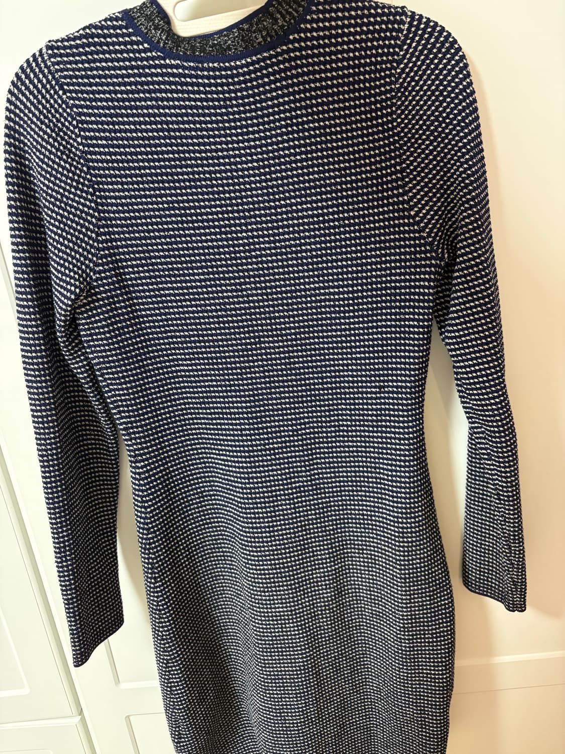 산드로 네이비 니트 원피스 36사이즈 상품이미지4