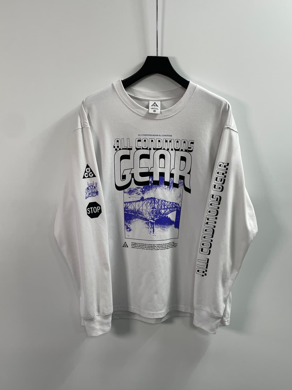 나이키 ACG 화이트 롱슬리브 긴팔티 (on.323) 상품이미지1