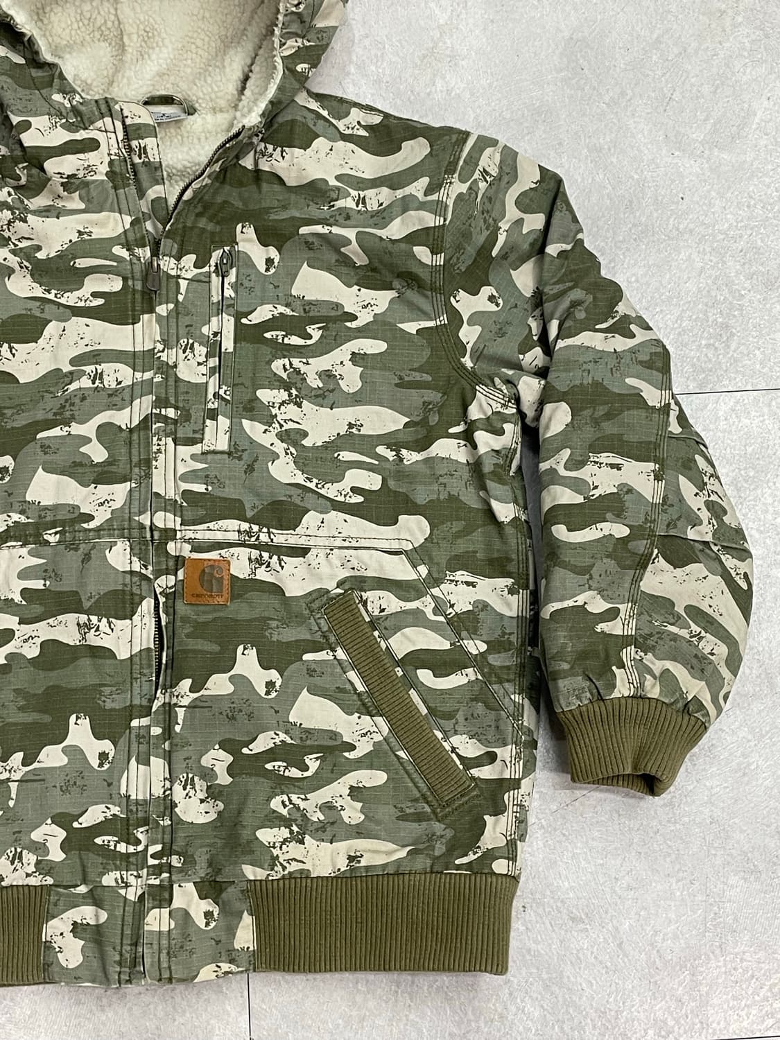 칼하트 카보플라쥬 재킷 (여성 S~M) 상품이미지2