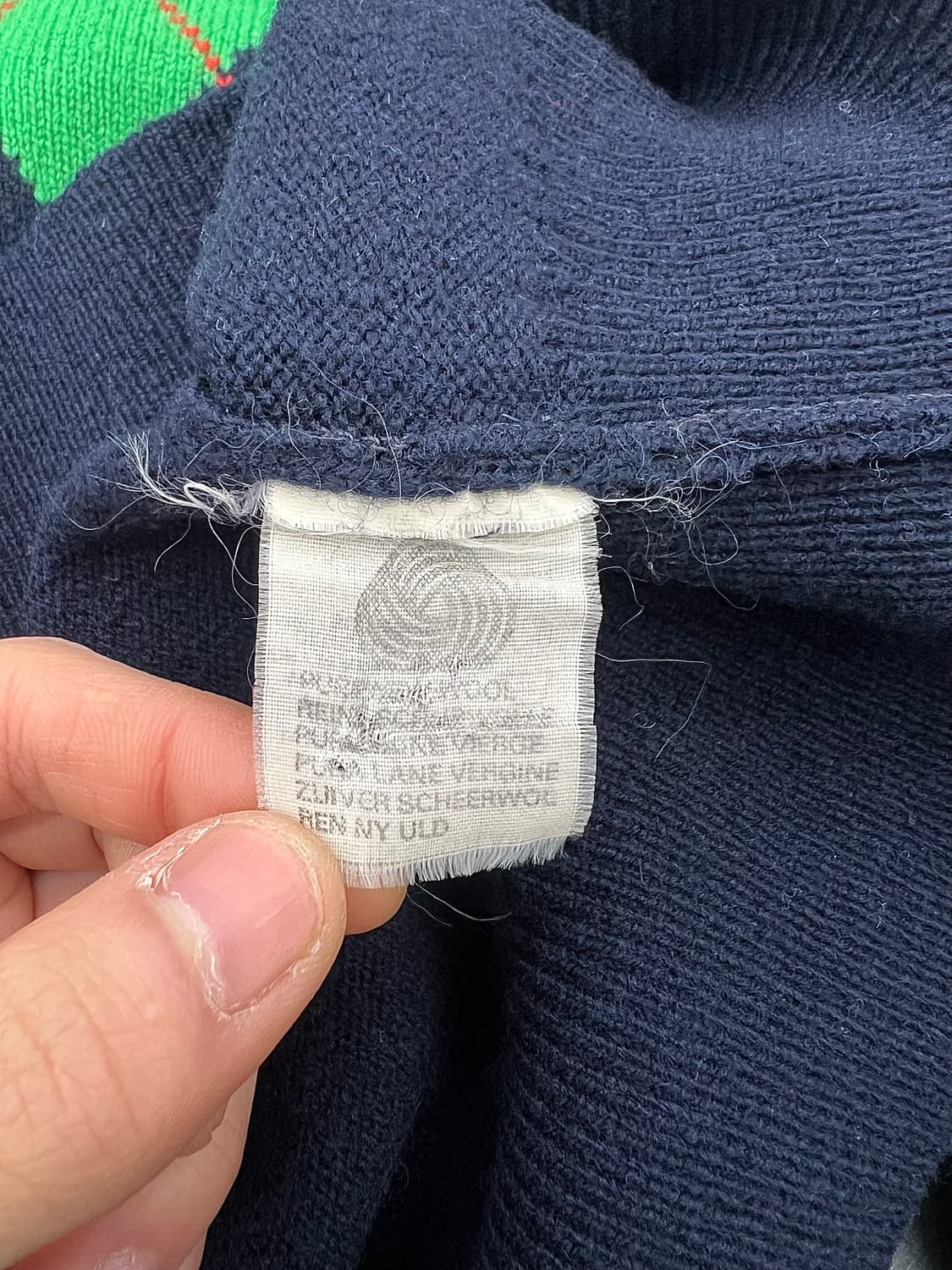 버버리 아가일 브이넥 램스울 니트 스웨터 상품이미지8