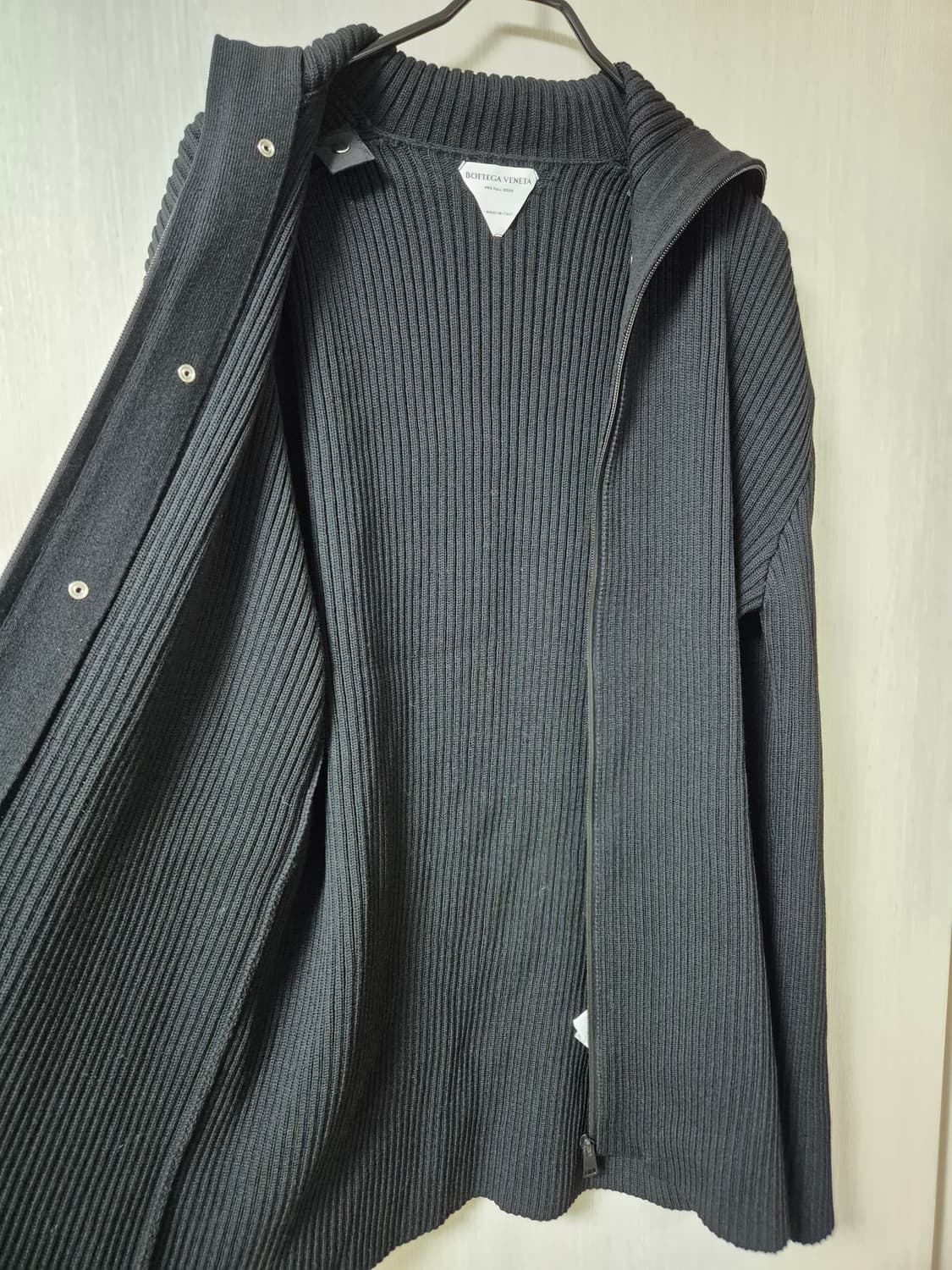 (정품)  보테가베네타 하이넥  니트 집업 M  21년 상품이미지5
