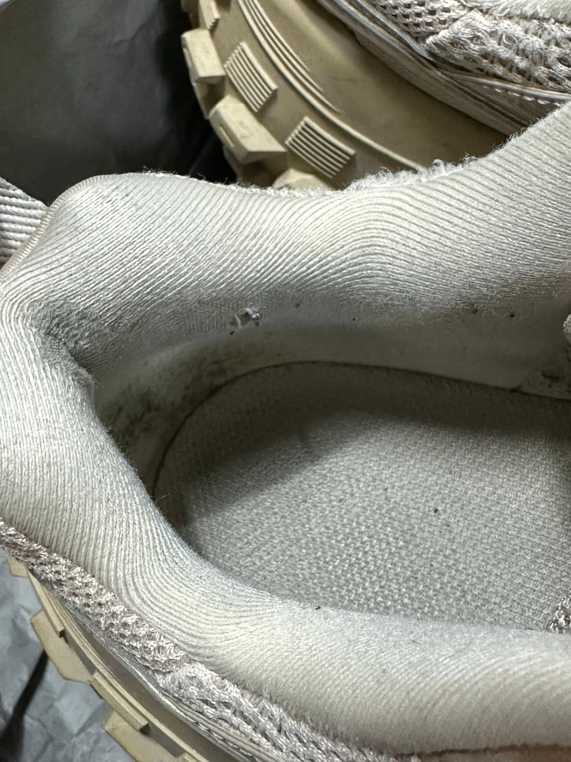 [43] 발렌시아가 디펜더 상품이미지8