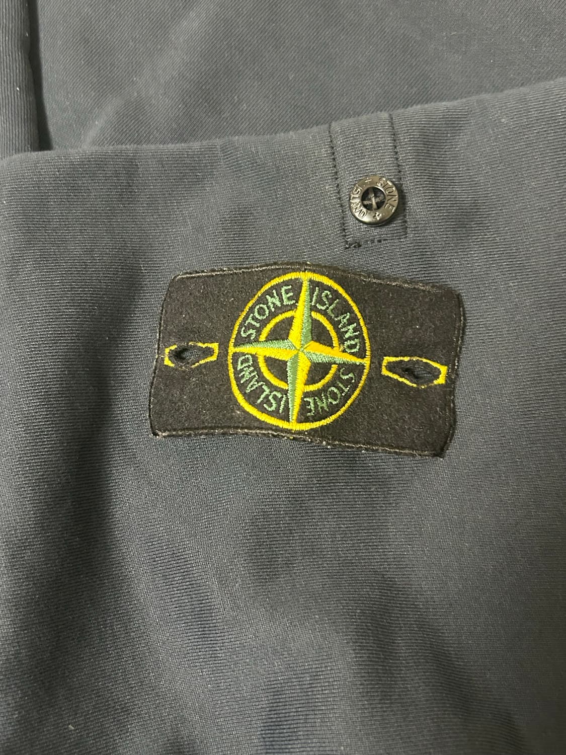 스톤아일랜드 24-25년식 네이비 맨투맨 상품이미지5