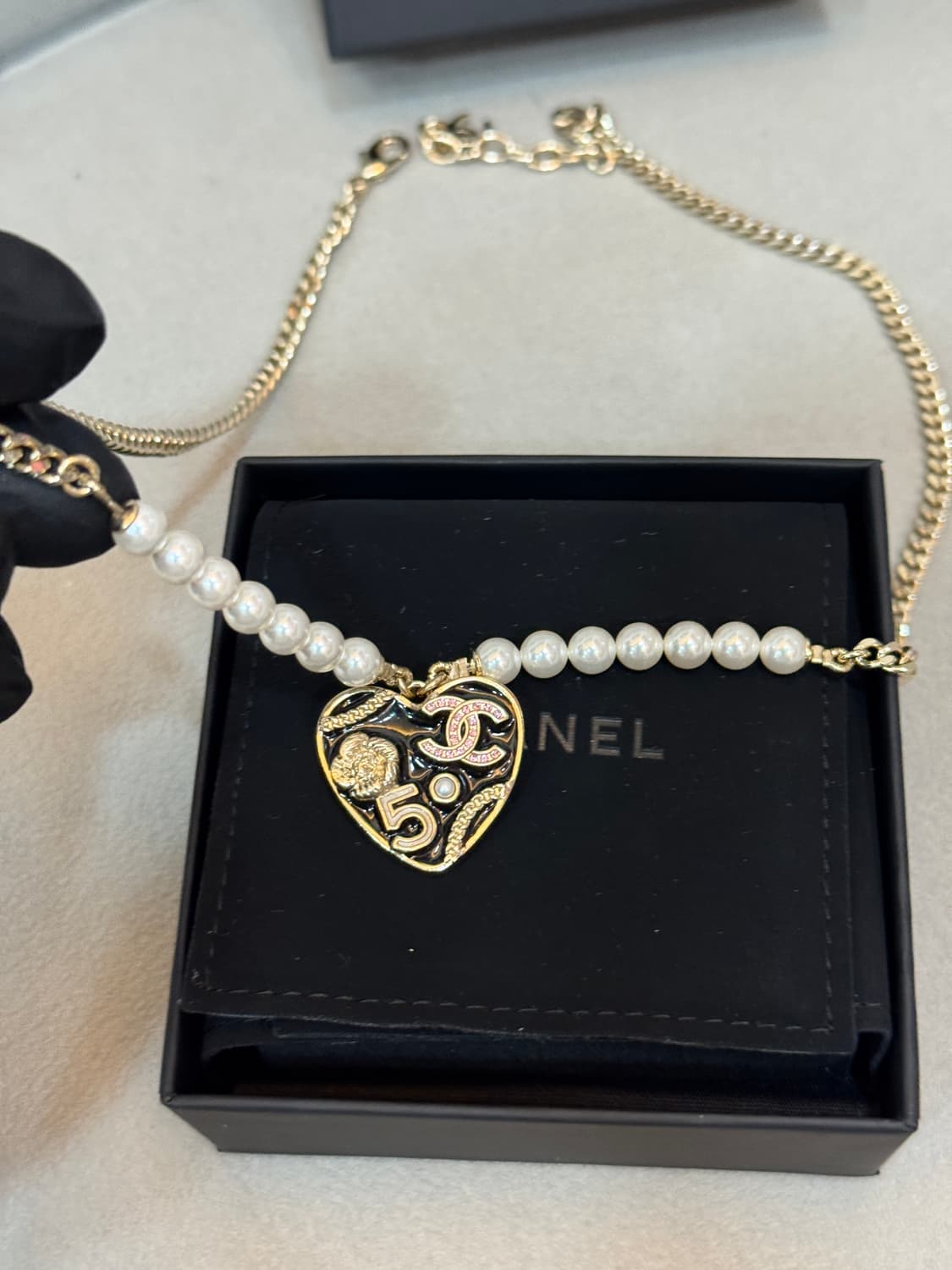 새상품급 샤넬 하트 진주 목걸이 상품이미지2