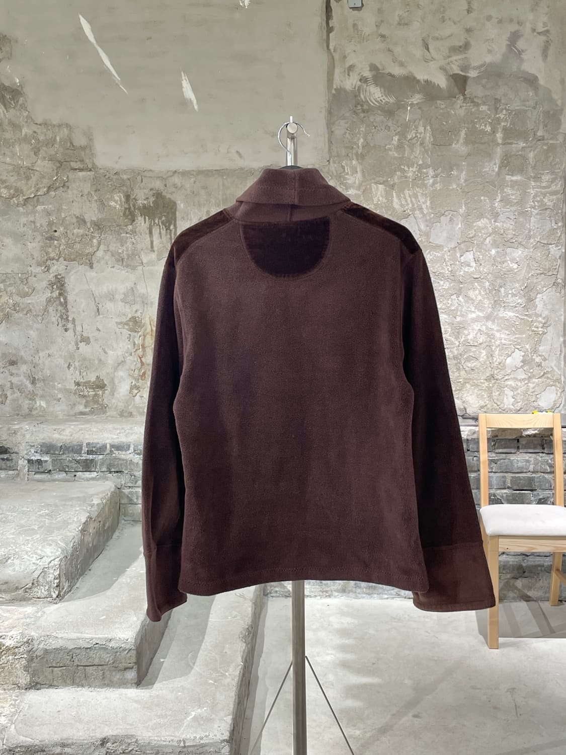 펜디 브라운 센터 로고 터틀넥 플리스 상품이미지6