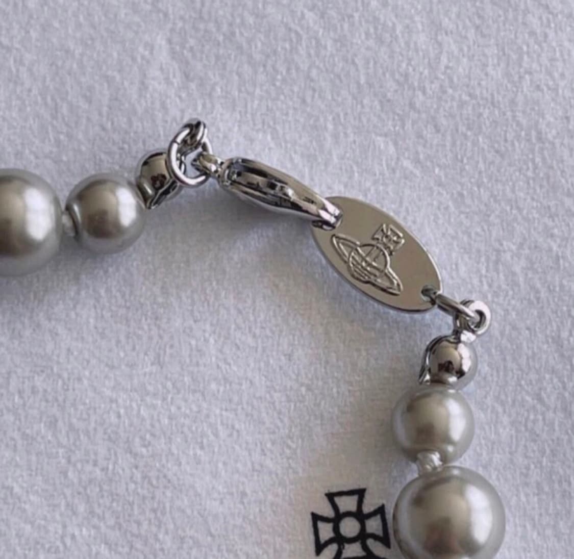 비비안웨스트우드 아카이브 블랙 orb  팬던트 그레이 펄 초커 목걸이 상품이미지5