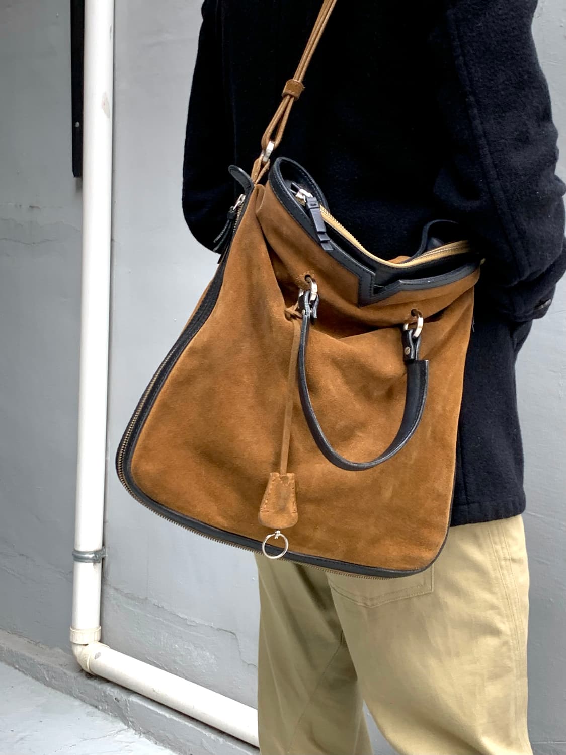 오프닝 세레모니 스웨이드 크로스백 상품이미지2