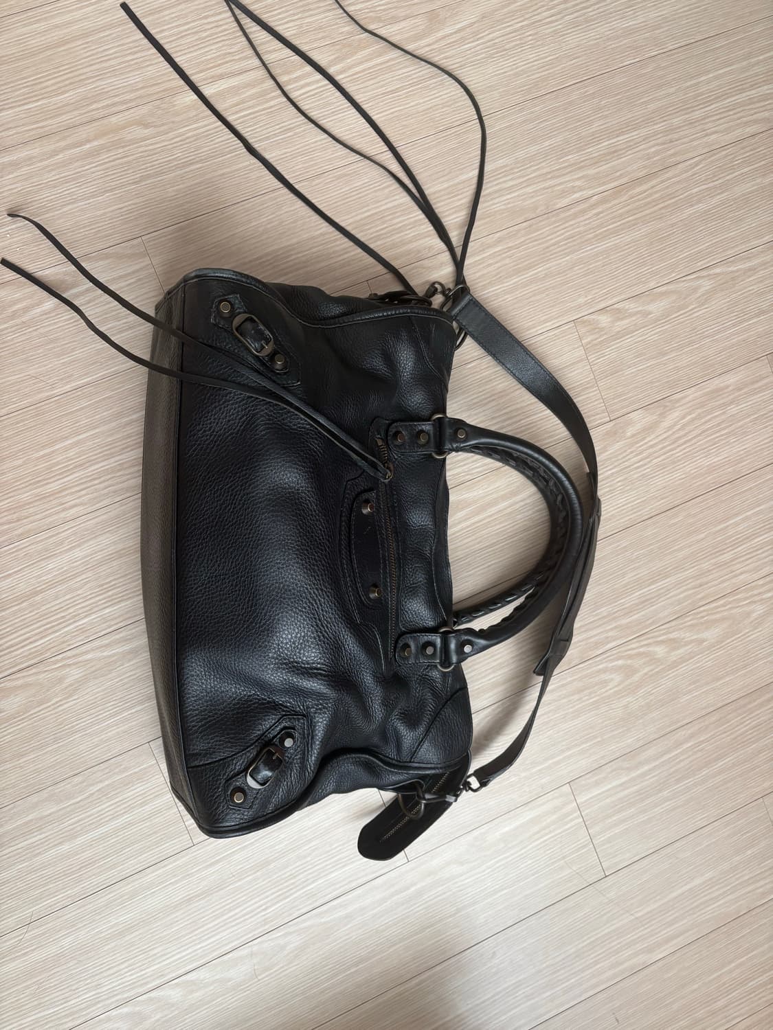 발렌시아가 모터백 상품이미지1