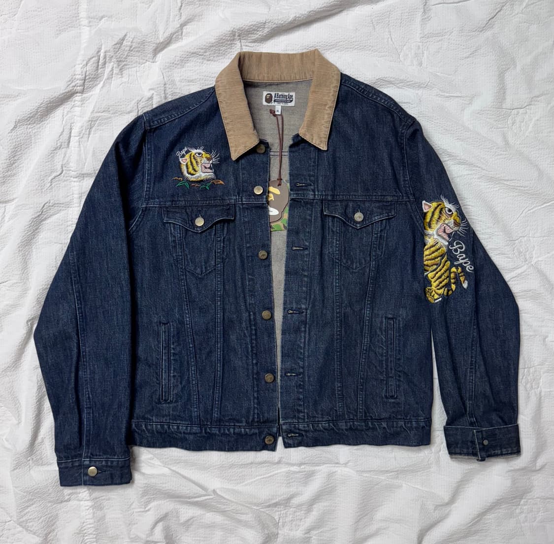 베이프 타이거 와이드 데님 자켓 인디고 상품이미지1