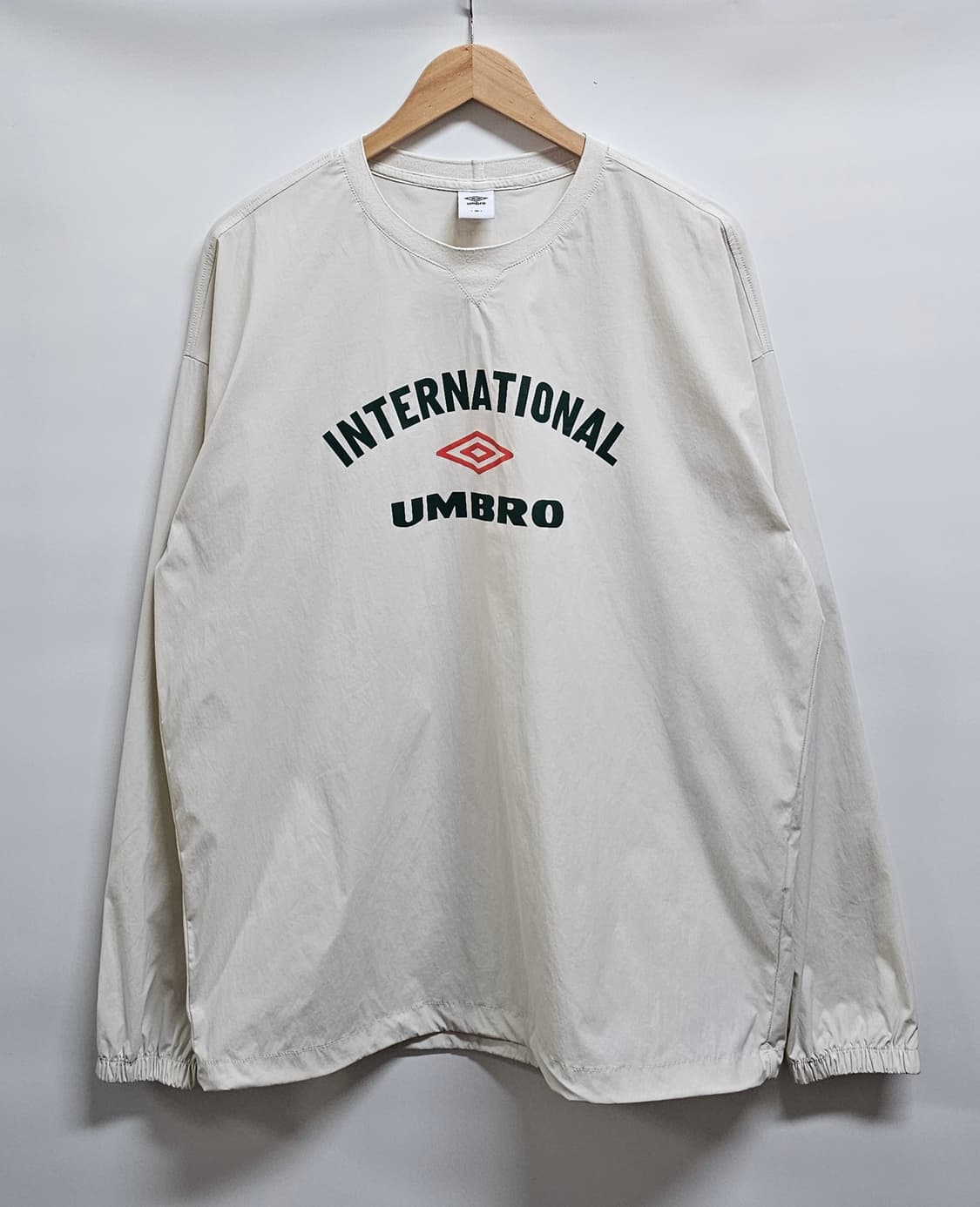 엄브로 바람막이 맨투맨 100 상품이미지1