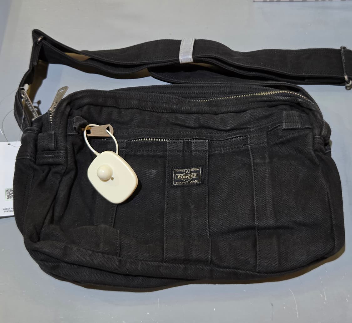 Yoshida porter 포터 흑청워싱 크로스백 상품이미지2