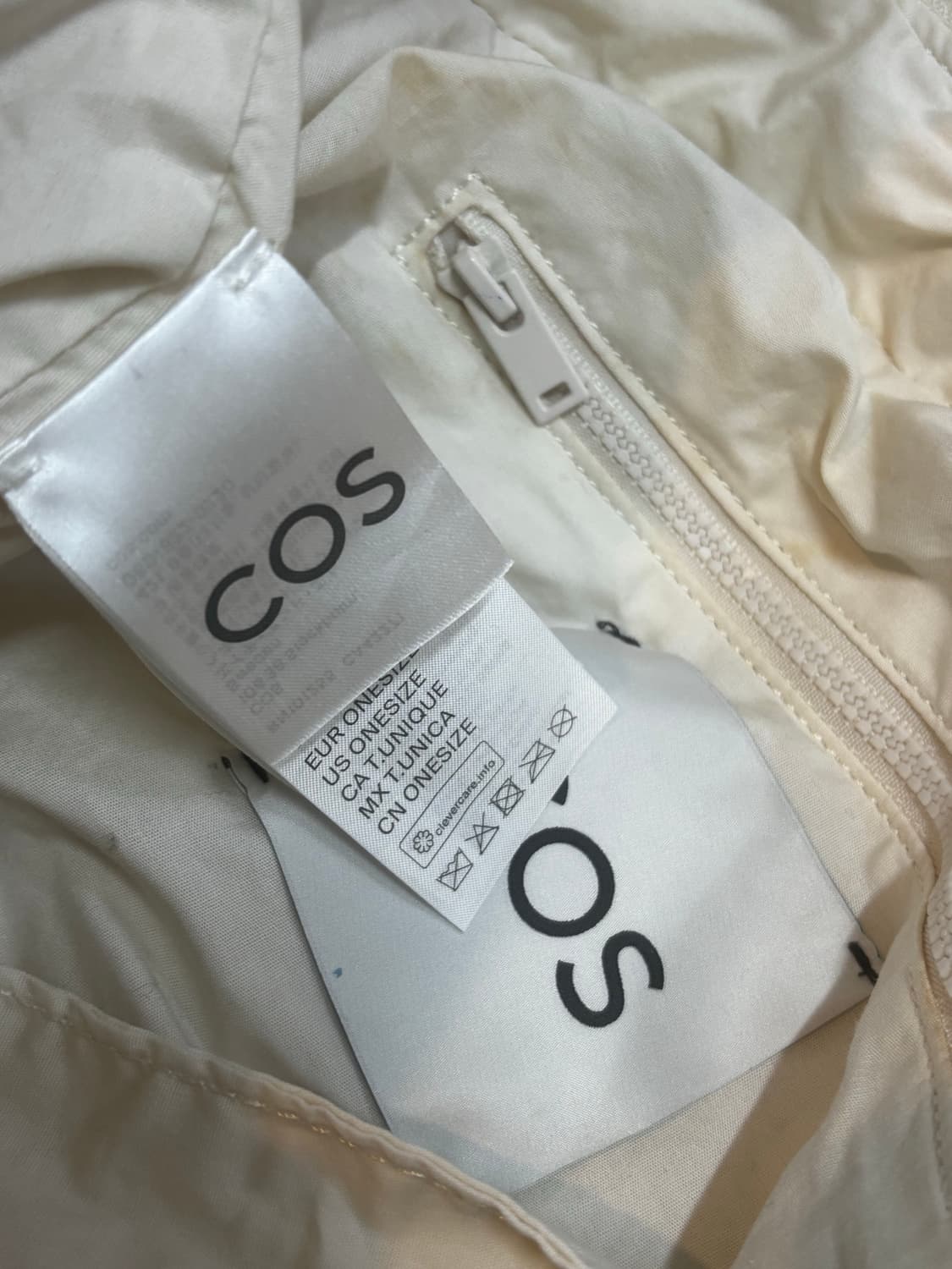 COS 구름백 퀼티드백 오버사이즈 크림 화이트 상품이미지6