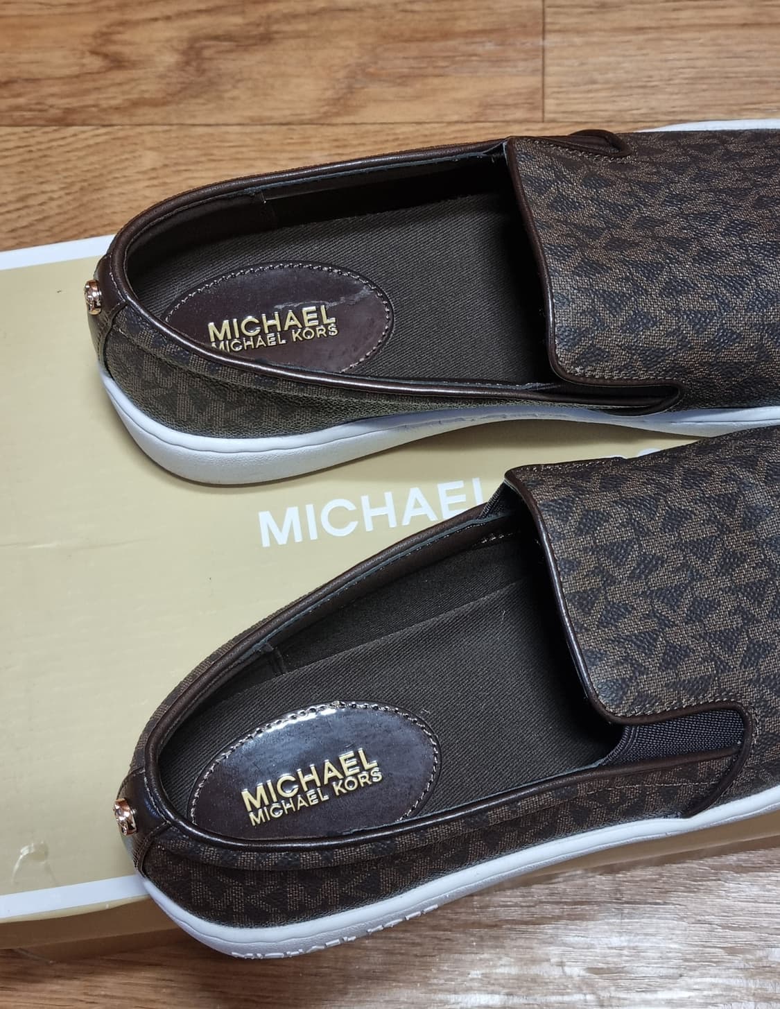 마이클 코어스 시그니처 슬립온 상품이미지4