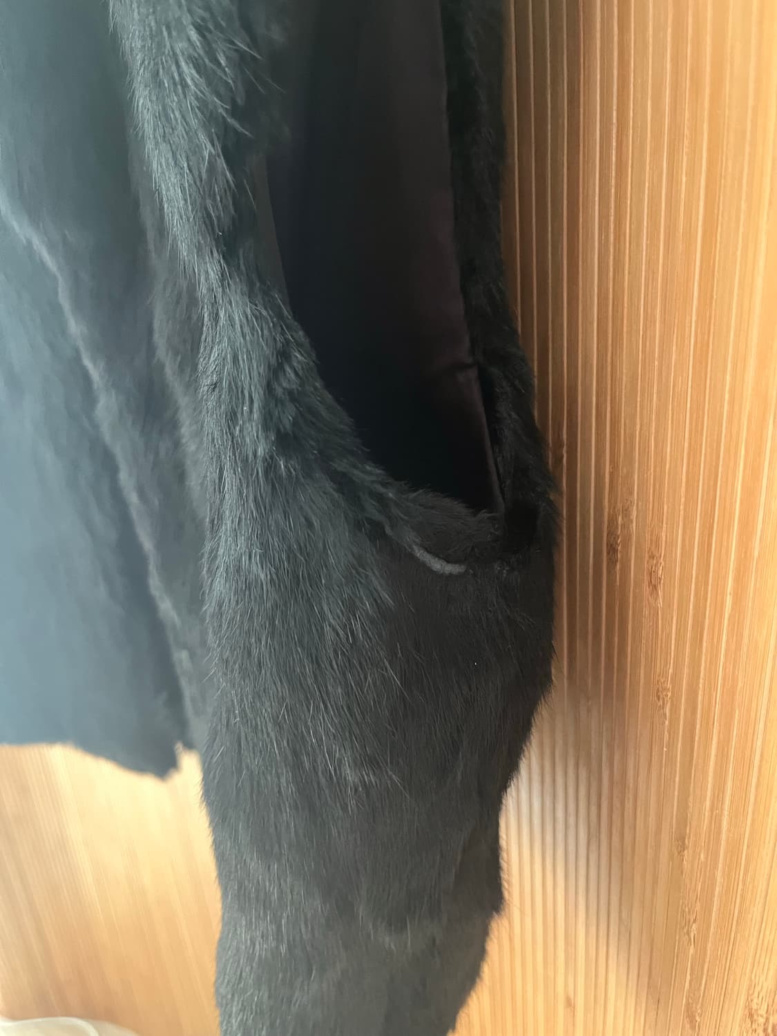 띠어리 레빗 숏베스트 상품이미지3