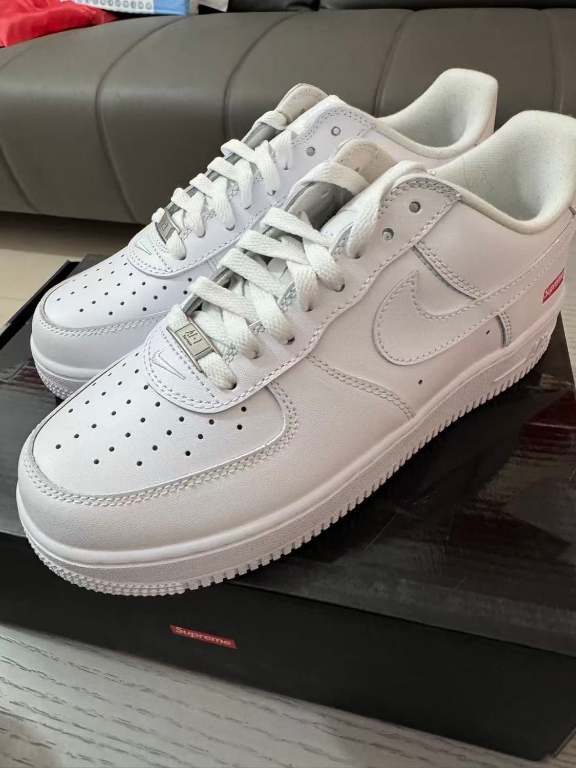 나이키 x 슈프림 에어포스 1 로우 화이트 260mm 상품이미지2