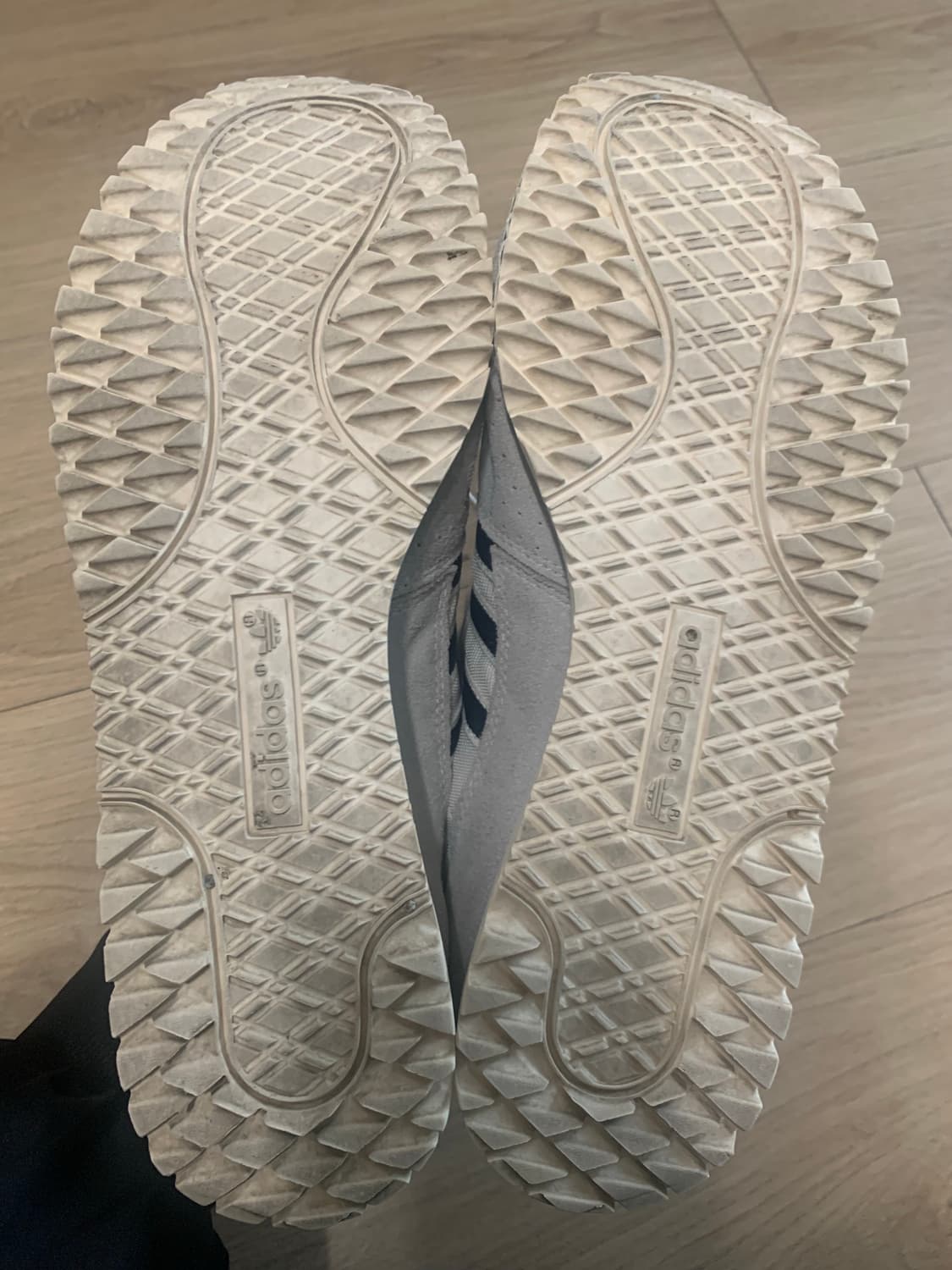 아디다스 시티마라톤 사이즈 260 판매 합니다 상품이미지10