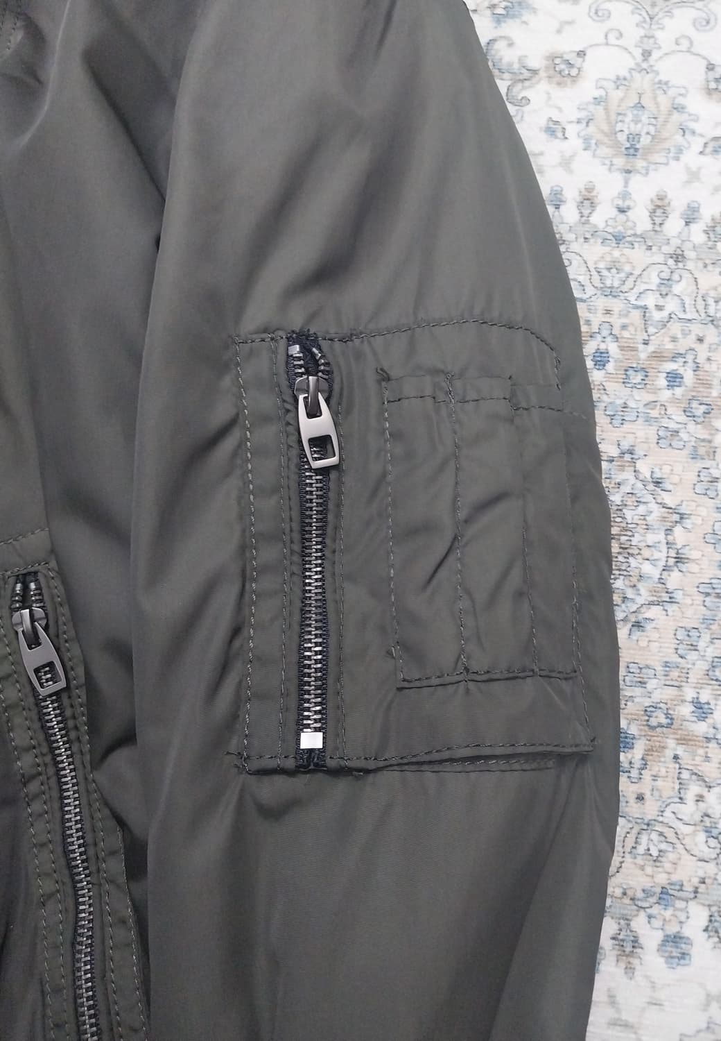 ZARA MAN 카키색 털 카라 항공점퍼 S (목깃분리가능) 상품이미지3