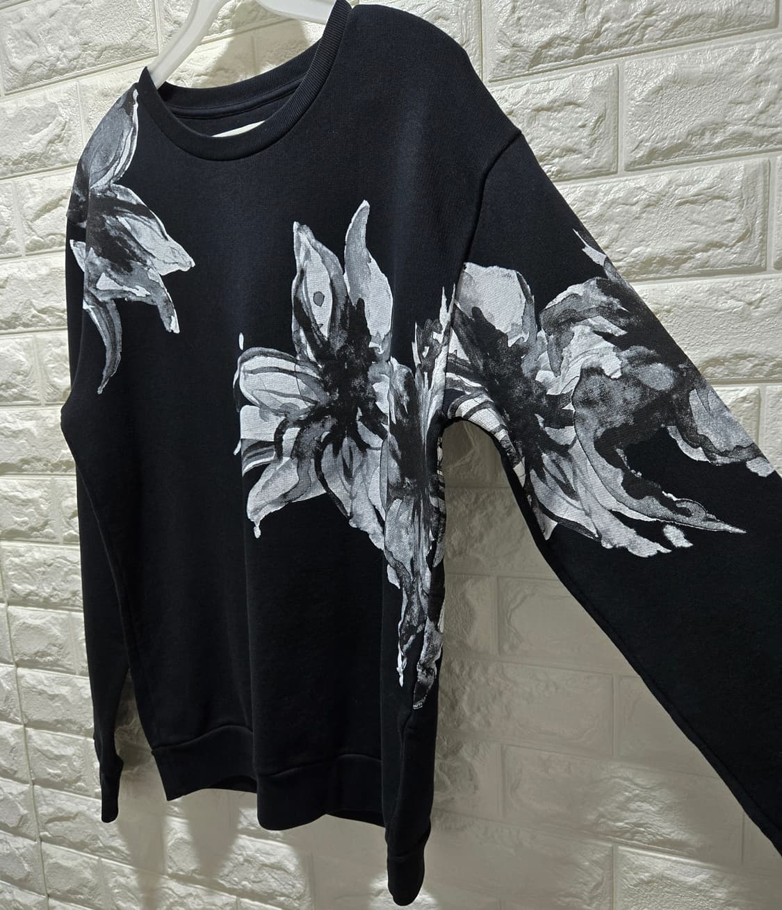 자라 아트 플라워 프린팅 맨투맨 95~100 상품이미지6