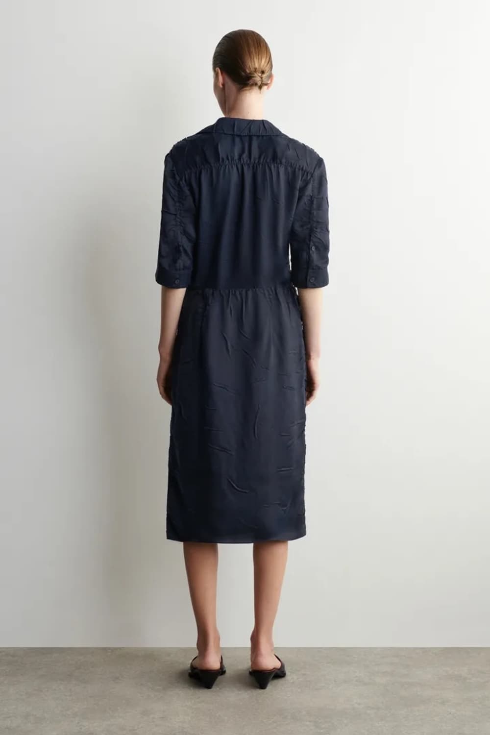 [36]코스 COS 크링클 미디 스커트 스커트/네이비 상품이미지5