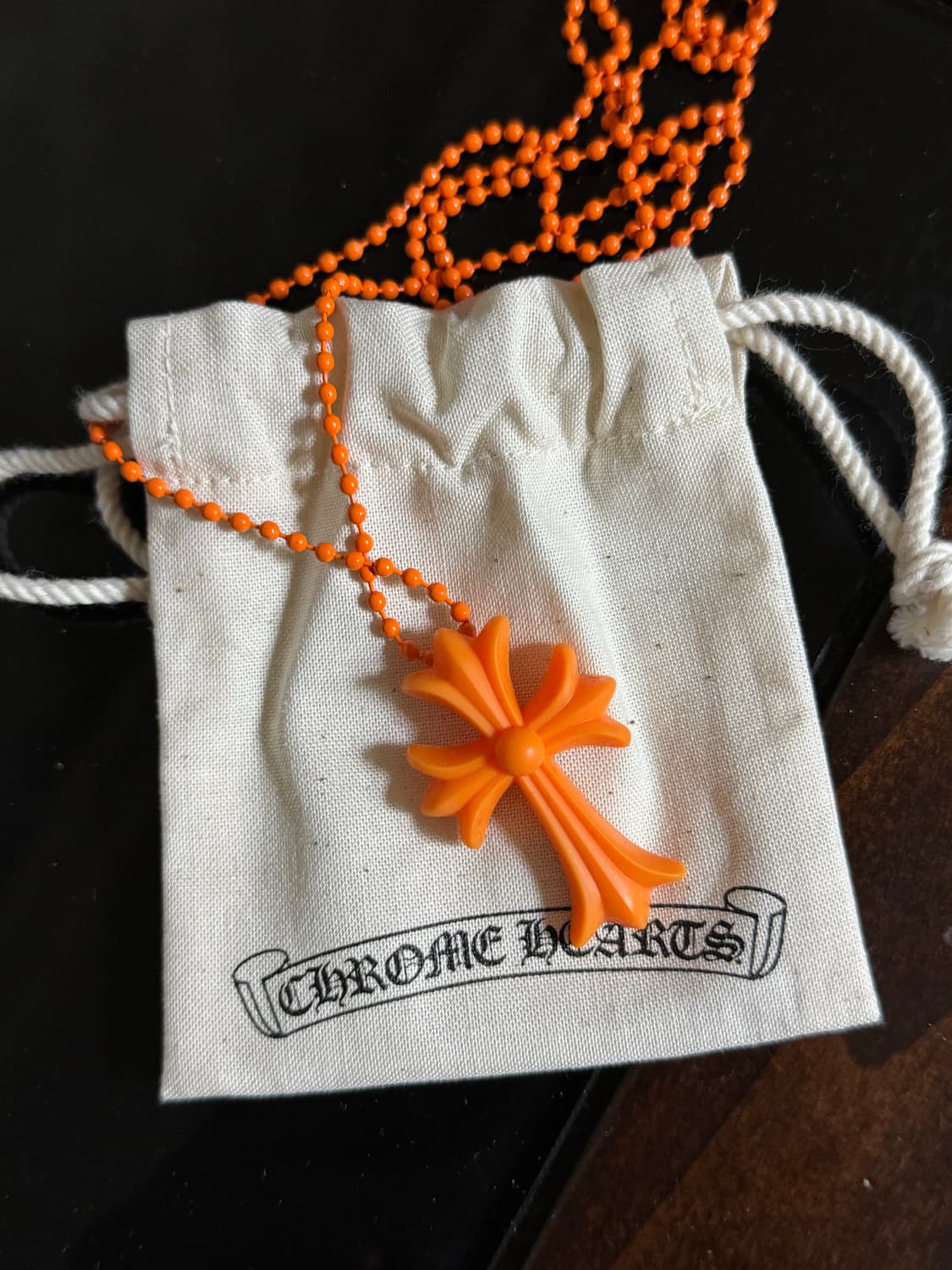 크롬하츠 실리크롬 CH 펜던트 오렌지 2025 상품이미지1