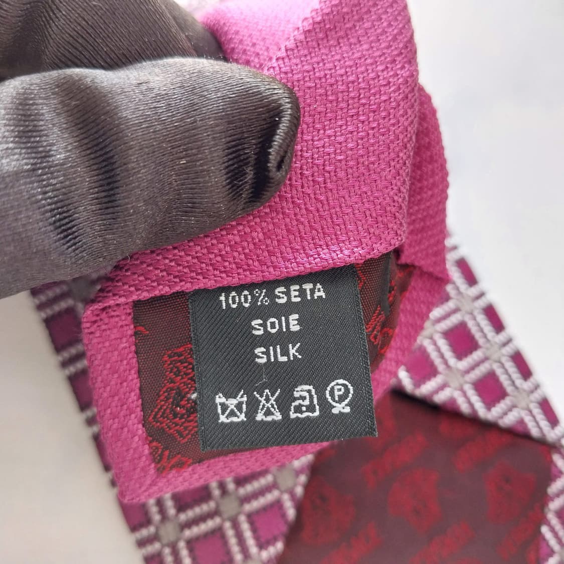 베르사체 실크 핑크 다이아 패턴 넥타이 9.2cm A+등급 K1397
 상품이미지9