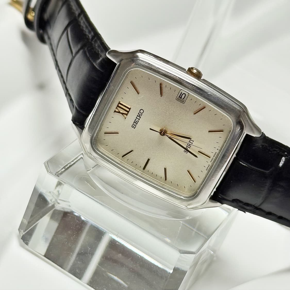 90s 빈티지 세이코 스피릿 렉탱글 데이트 샌드텍스처 샴페인 다이얼 워치 상품이미지2