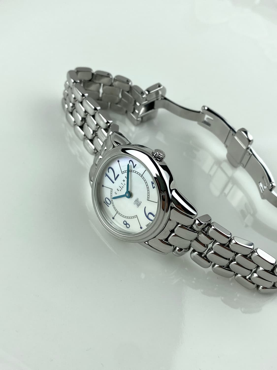CELINE round shell steel watch 상품이미지4