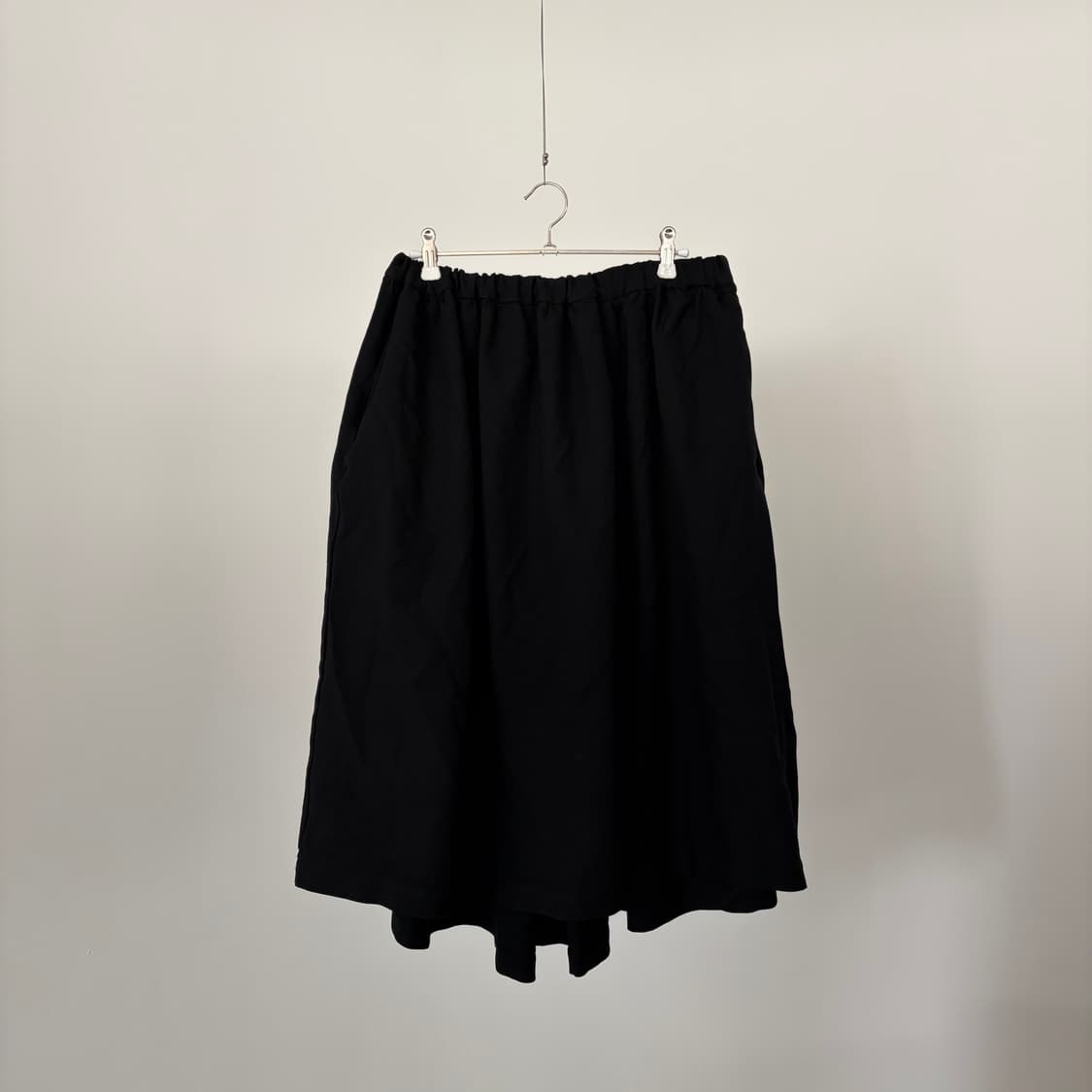Asymmetry Volume Gather Skirt 상품이미지1