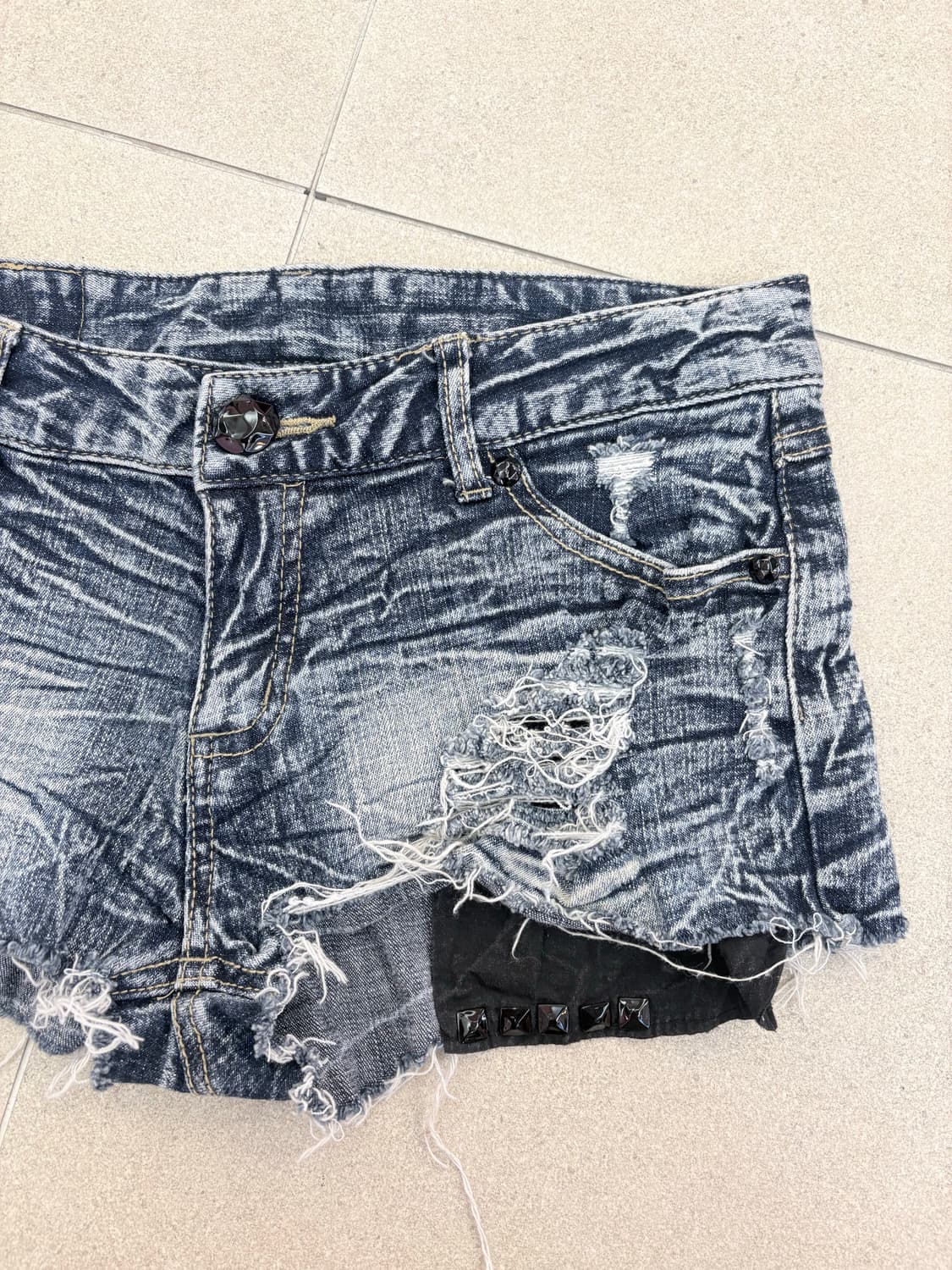 워싱 스터드 숏츠 상품이미지3