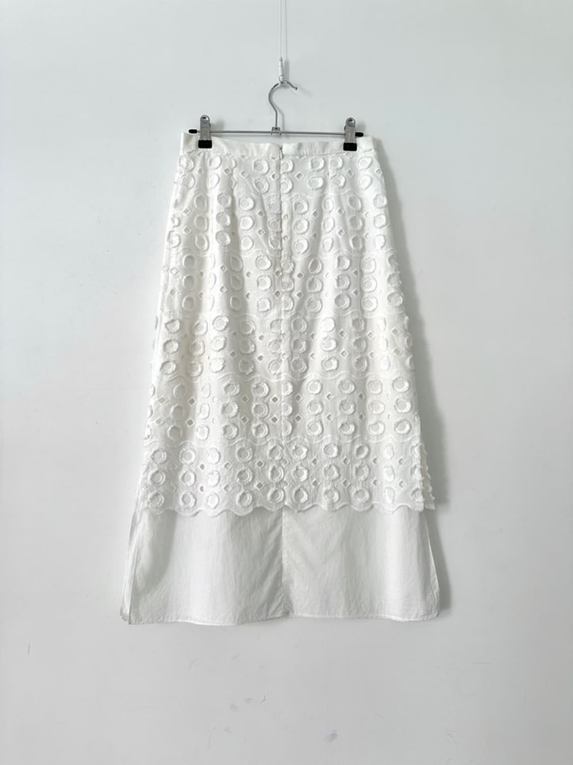 Circle punching layered skirt / white  상품이미지6