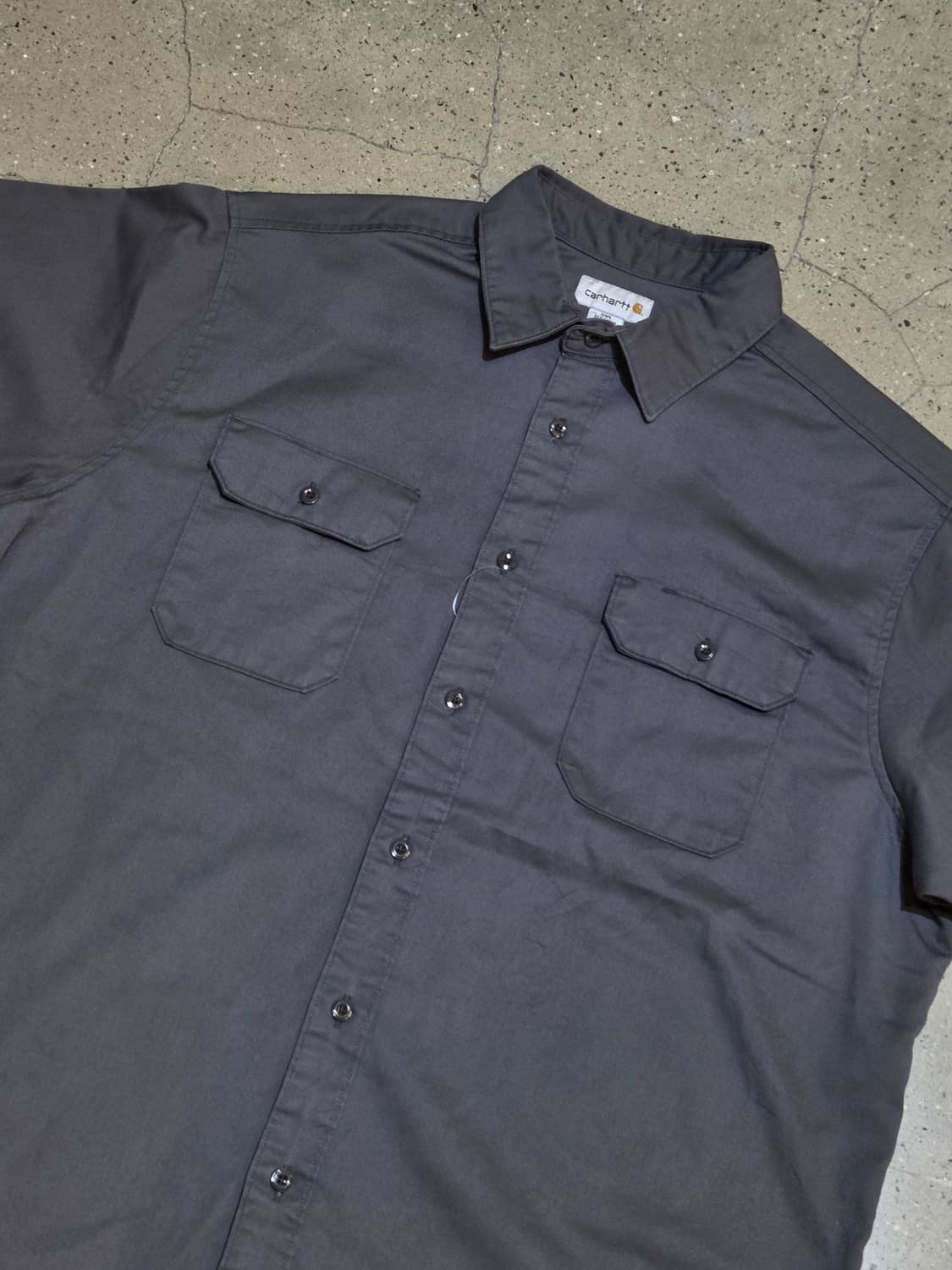 Carhartt 칼하트 차콜그레이 포켓반팔셔츠 상품이미지1