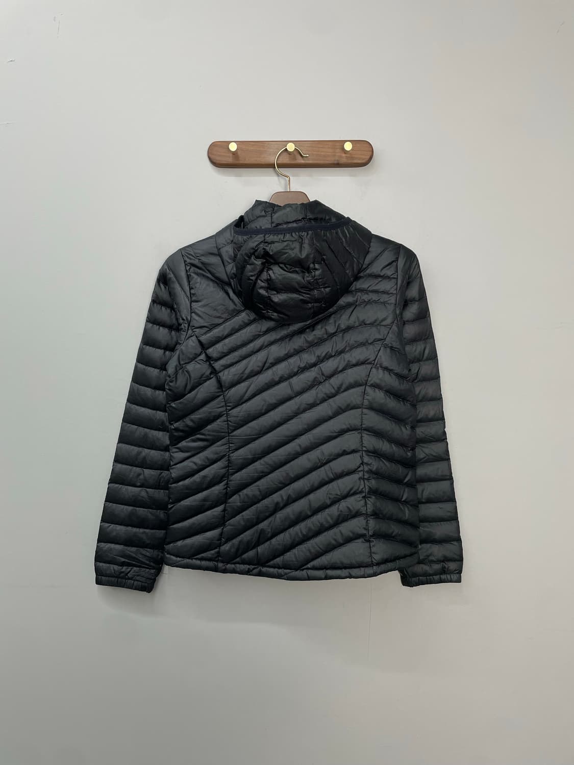 마운틴 하드웨어 블랙 경량 다운 패딩 H975 상품이미지5