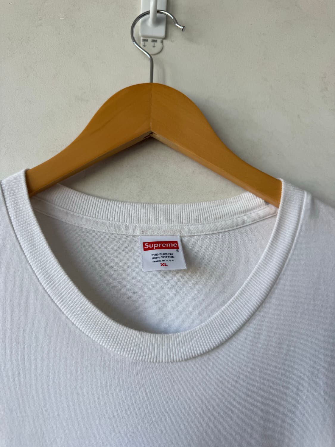 Fw18 슈프림 Guts 티셔츠 상품이미지4