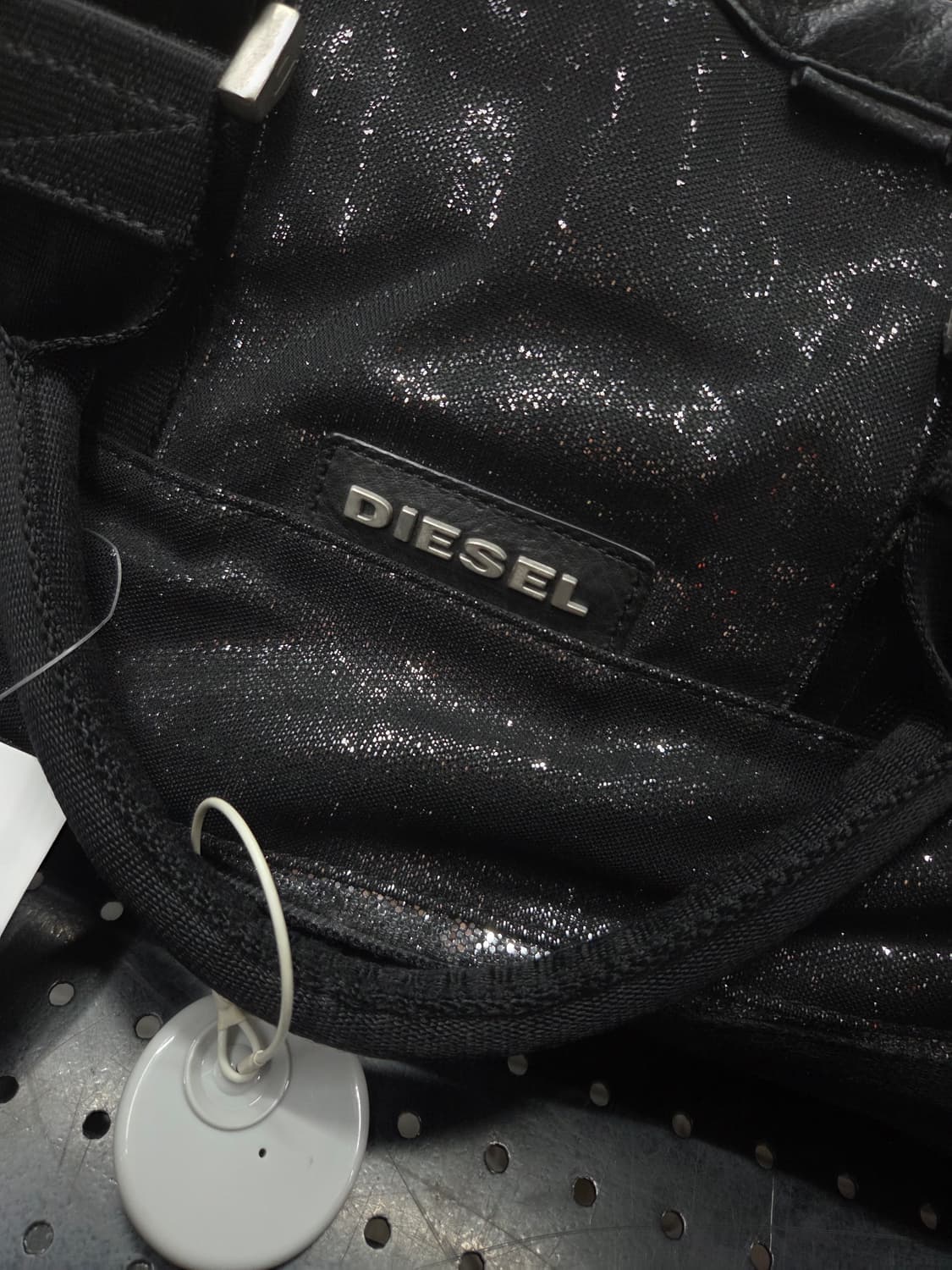 Diesel 디젤 블랙 글리터 빅토트백 상품이미지3