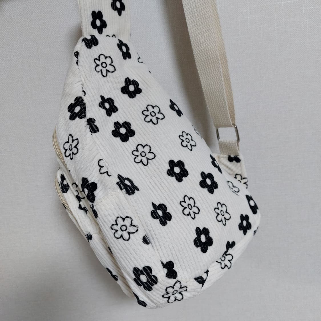 코듀로이 플라워 웨이스트 슬링백  상품이미지7