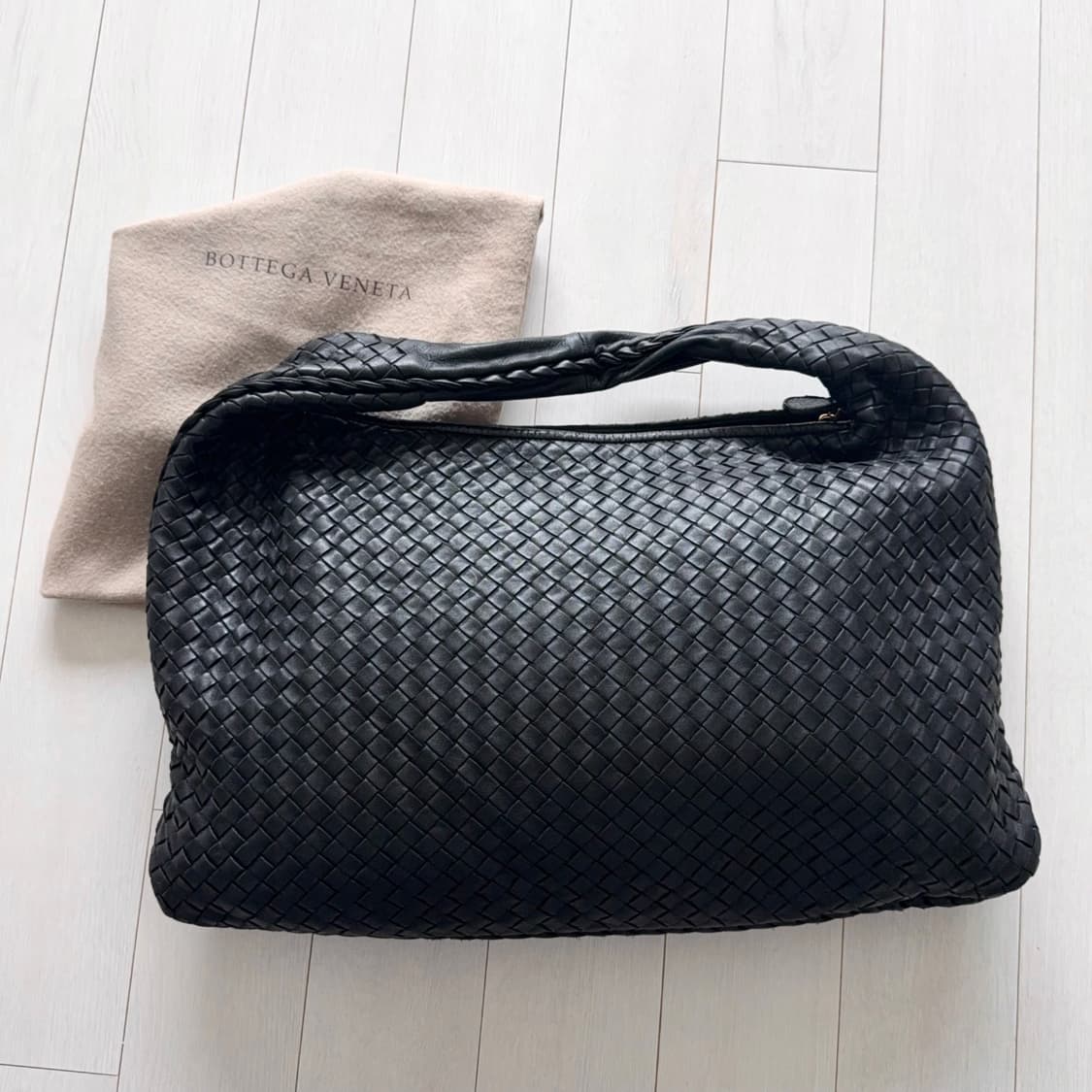 보테가베네타 인트레치아토 호보백 블랙 상품이미지1