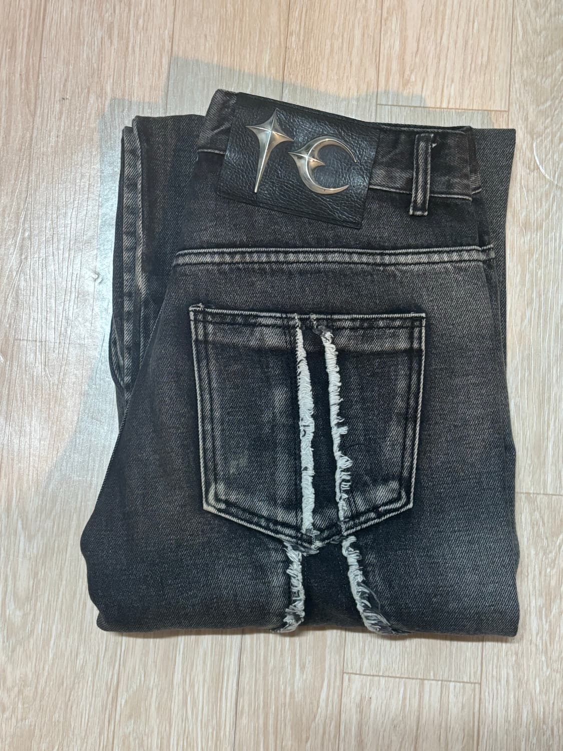 (새상품)떠그클럽 트라이벌 데님 블랙 2 사이즈 상품이미지3