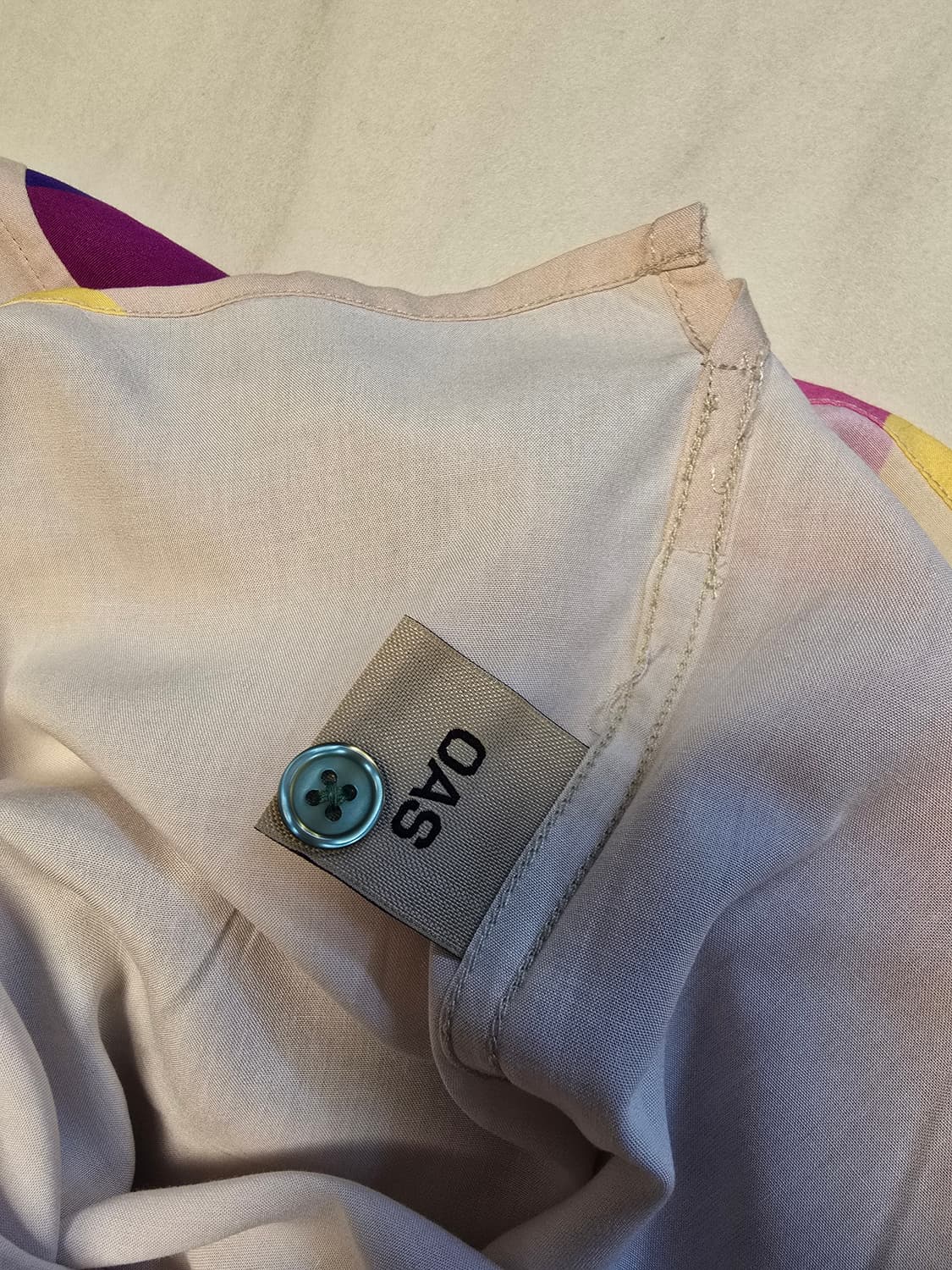 오아스 OAS 반팔 셔츠입니다. 상품이미지4