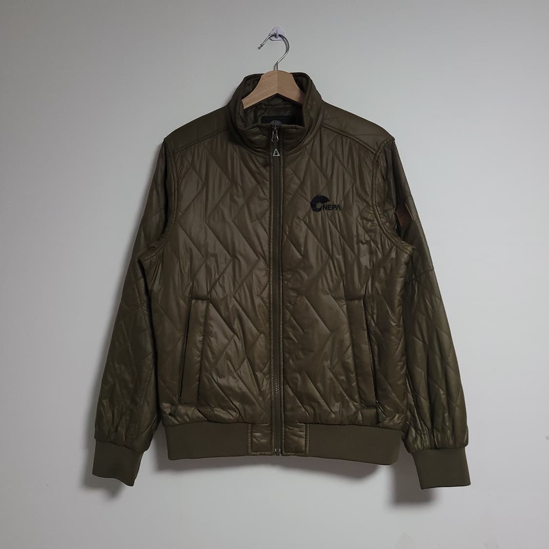 (95) NEPA 네파 다이아 퀼팅 점퍼 패딩 카키색 상품이미지1