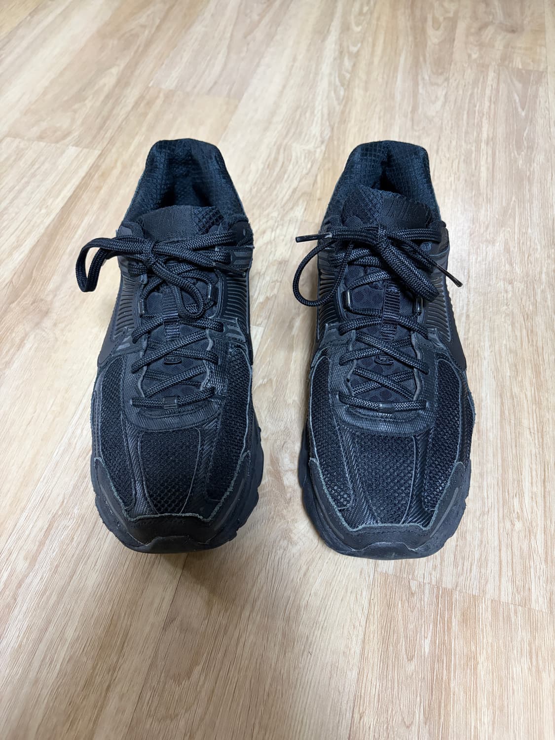 나이키 줌 보메로5 블랙 상품이미지1