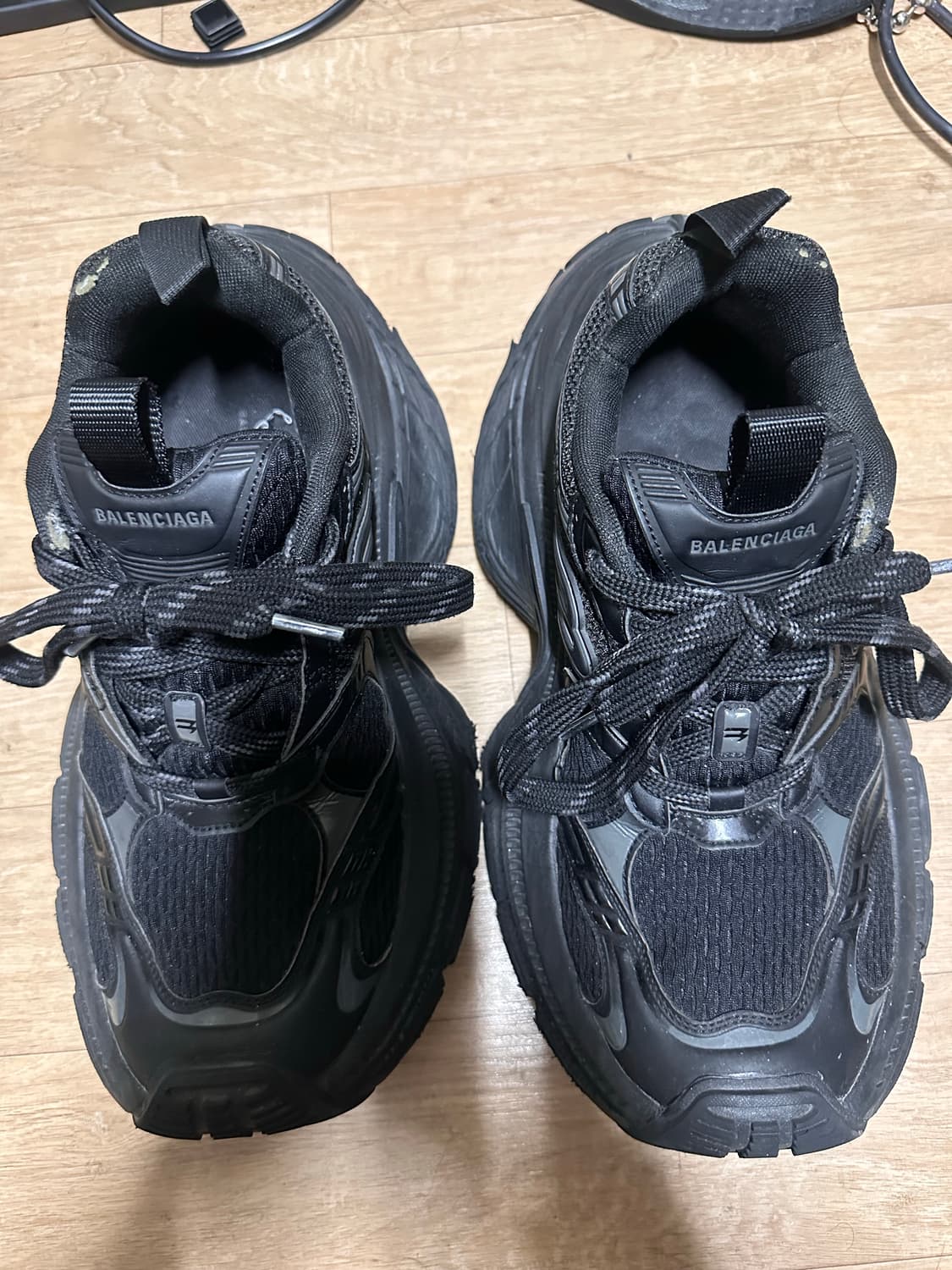 발렌10xl 블랙 42 상품이미지1